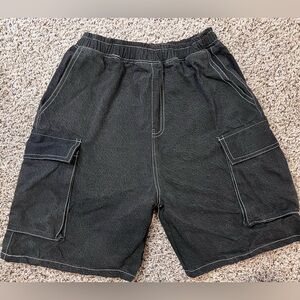 Black cargo shorts with white stitching #skater